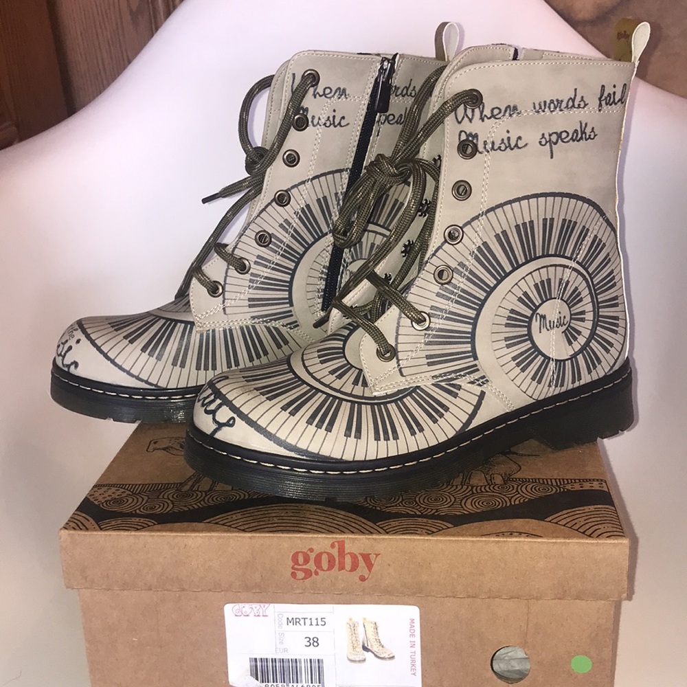 GOBY Women's Shoes Pattern Combat Boot'' - Picture 3 of 6